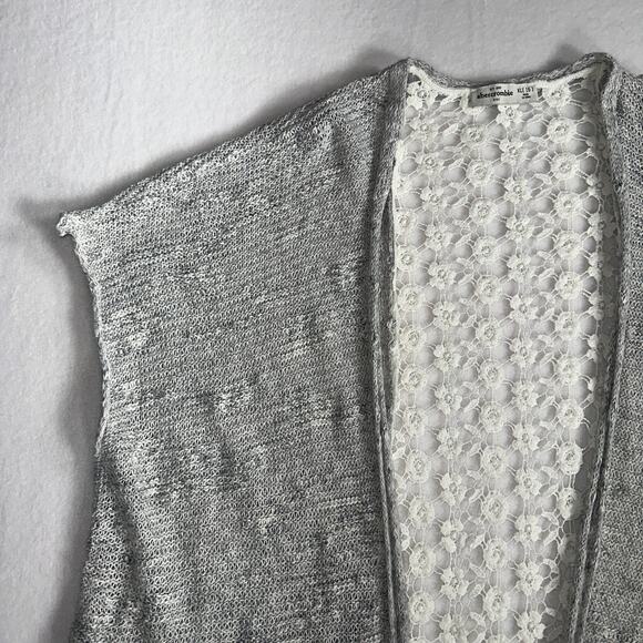 Abercrombie Kids Gray Knit Open Front Cardigan/Vest Lace Back Floral Size XL - Picture 3 of 12